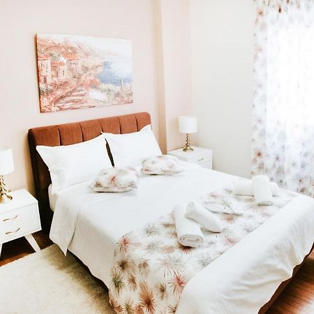 Best House, Ellinou Stratiotou, Ayia, Patra 외부 사진