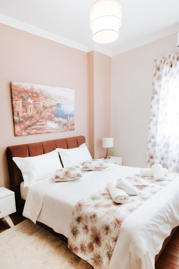 Best House, Ellinou Stratiotou, Ayia, Patra 외부 사진
