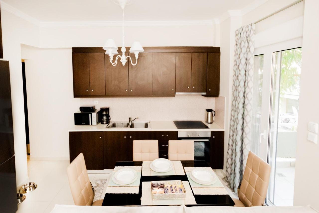 Best House, Ellinou Stratiotou, Ayia, Patra 외부 사진